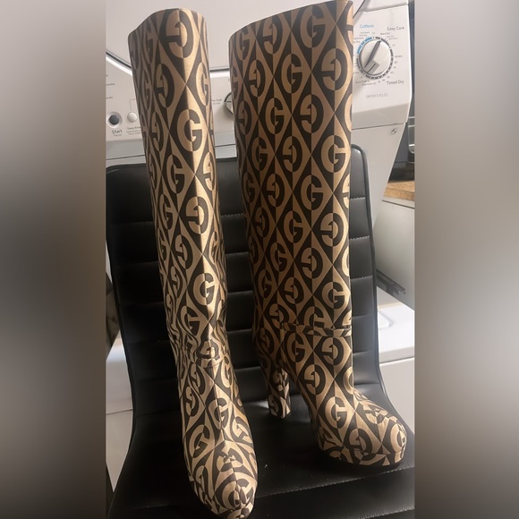 Gucci boot’s heels color tan/brown - Picture 2 of 2